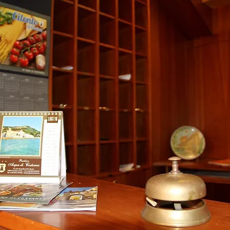 Hotel Acqua Di Costanza 3*